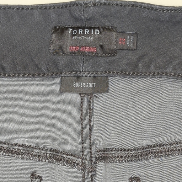 Torrid Womens Crop Jegging - Picture 2 of 9